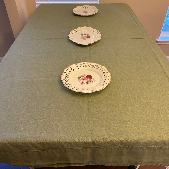 WIlliams Sonoma 100% Linen Tablecloth 65"x 84" Olive Green Hem-stitch Insert - Picture 1 of 8